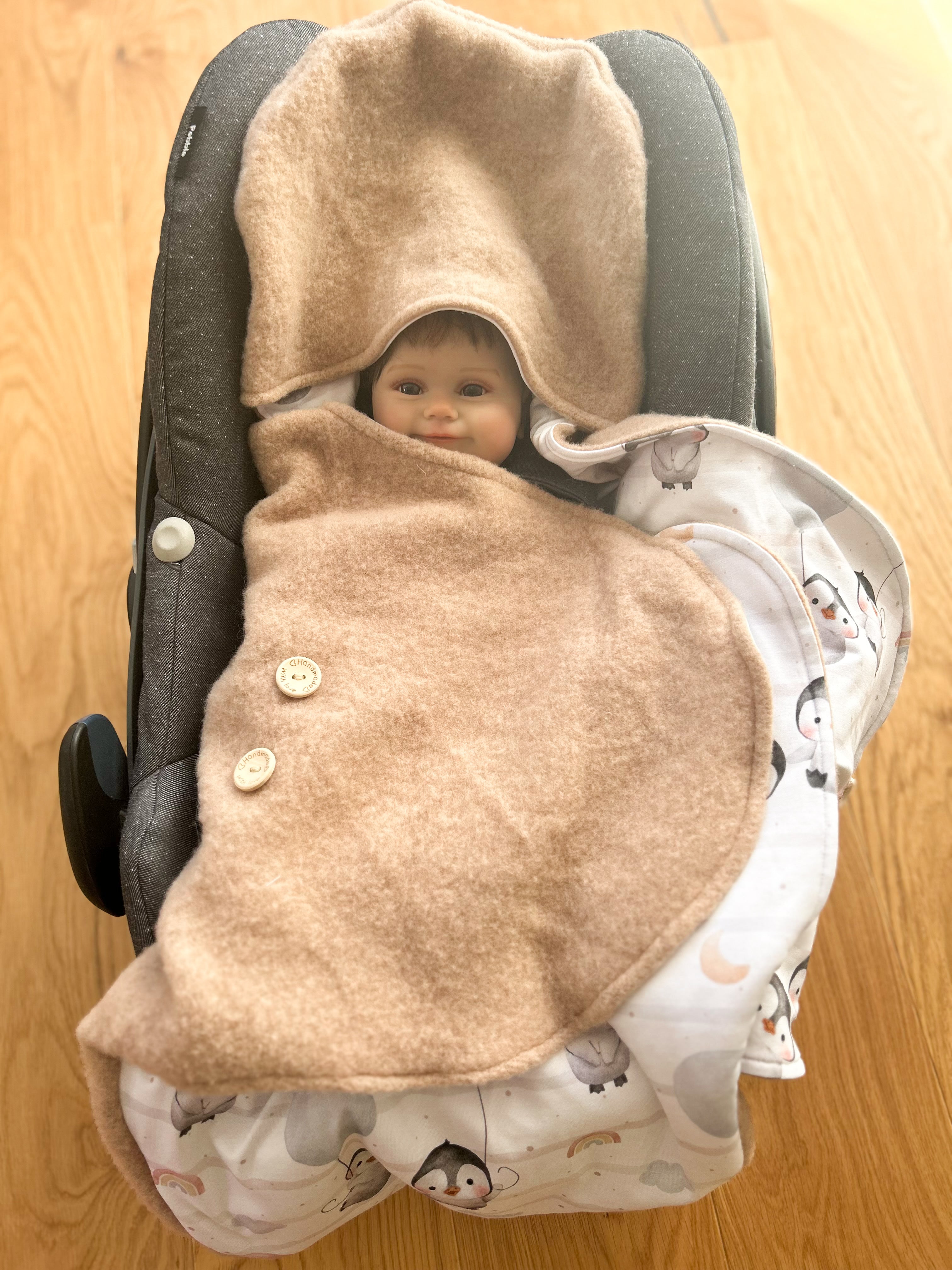 Einschlagdecke aus Wollfleece für Babyschale