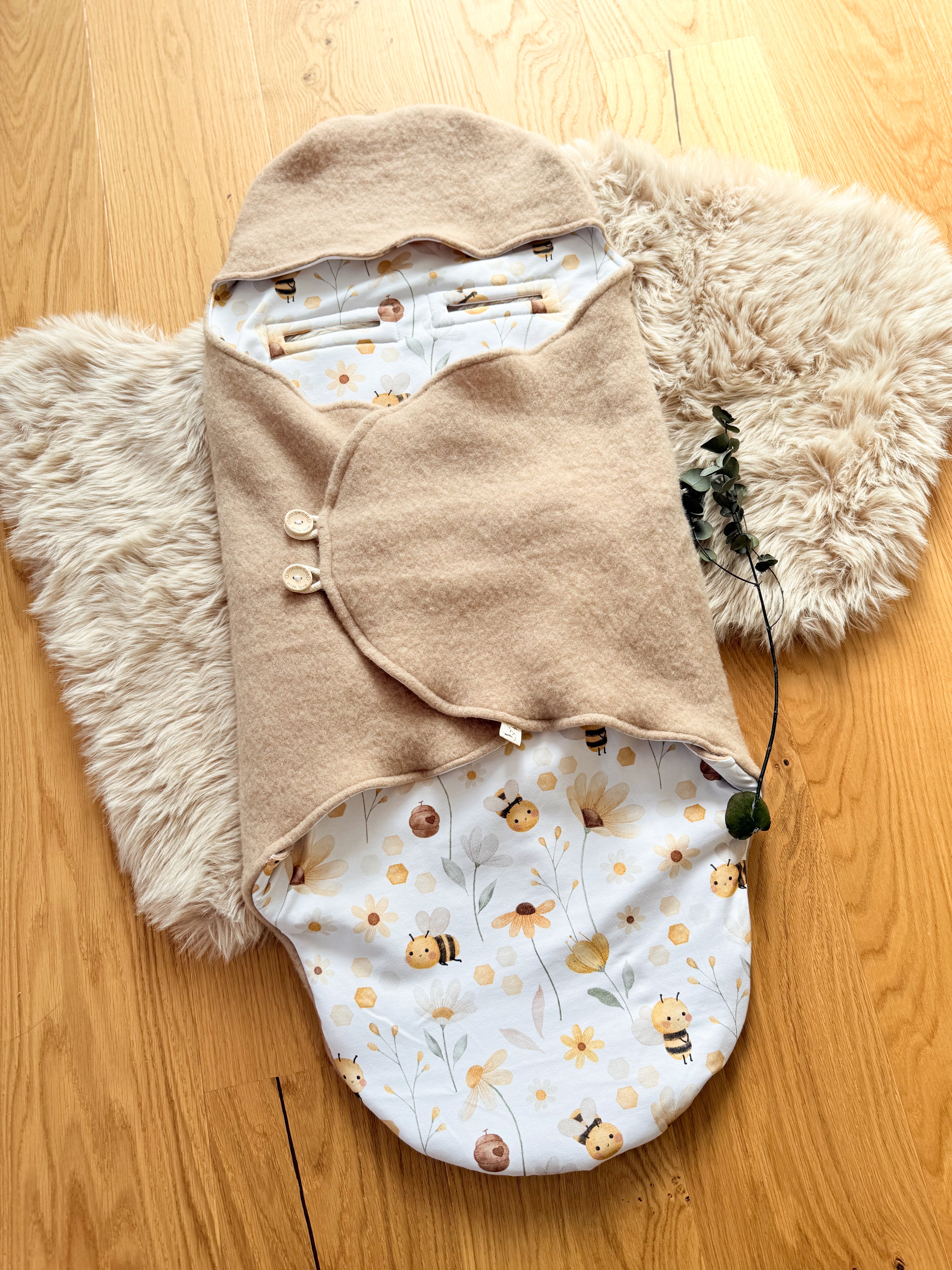 Einschlagdecke aus Wollfleece für Babyschale